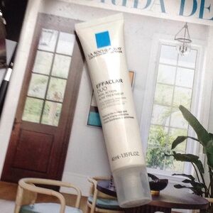 LA Roche-posay Effaclar Duo.
